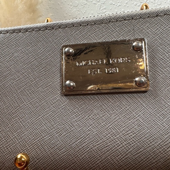 Michael Kors Wallet Jet Set Travel Continental Zip Around/ Pearl Gray - Picture 5 of 13